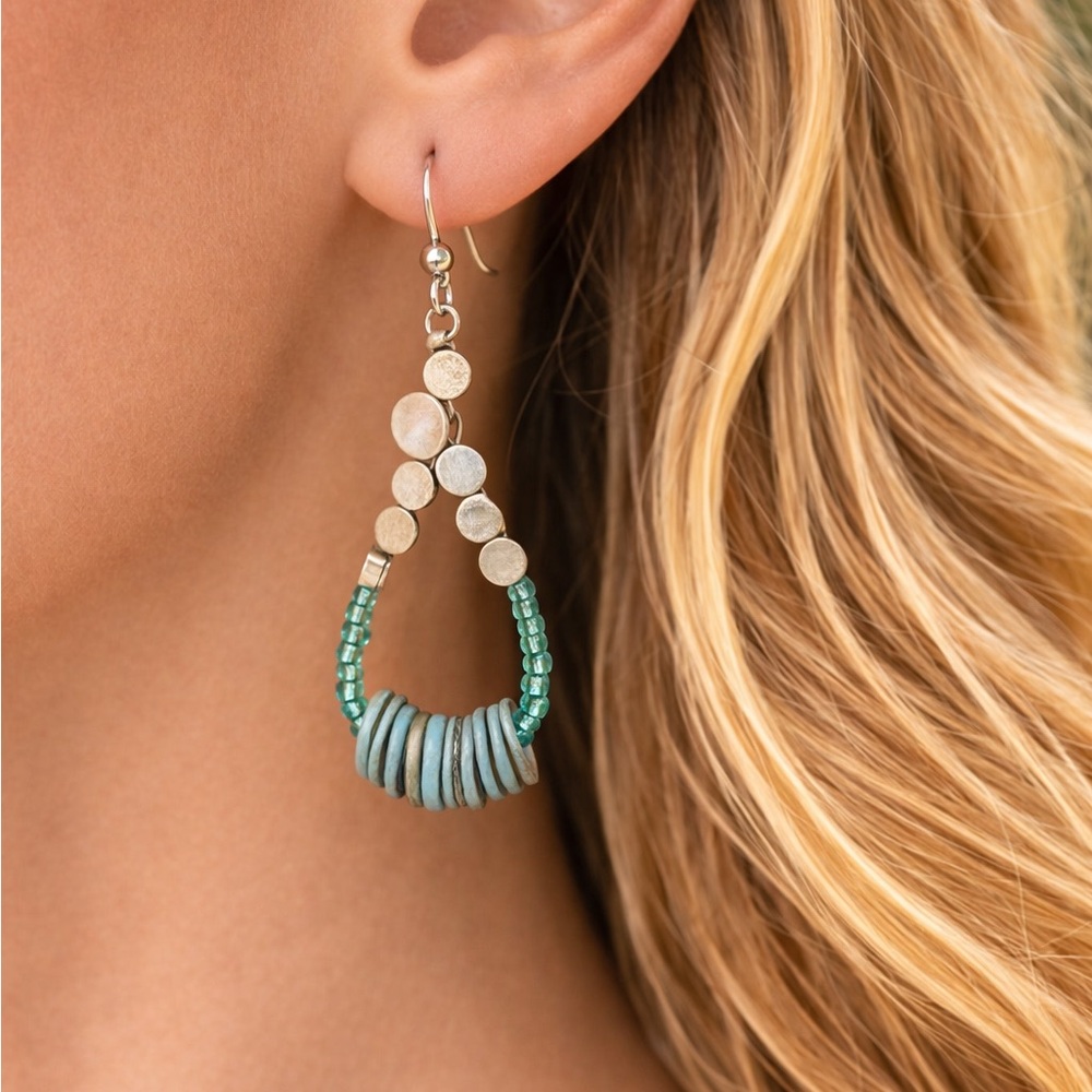NWT Chico’s Beaded Turquoise Dangle Earrings Silver Tone Boho Statement Drop